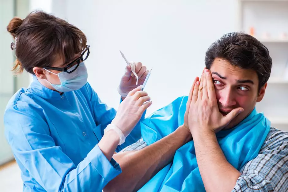 4 τρόποι με τους οποίους το στόμα σας λέει να επισκεφτείτε τον οδοντίατρο